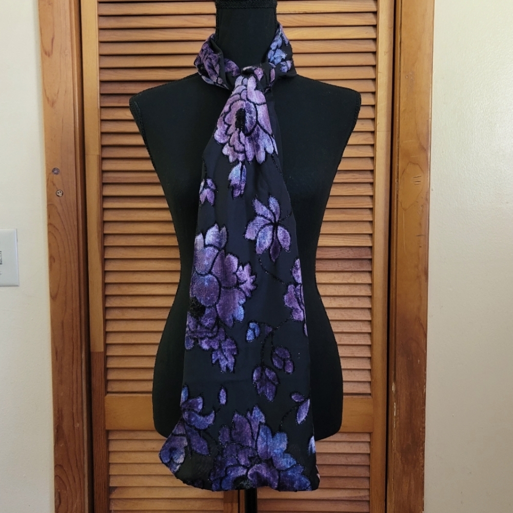 NWT Avenue Vintage Floral Sheer Scarf - Picture 2 of 4